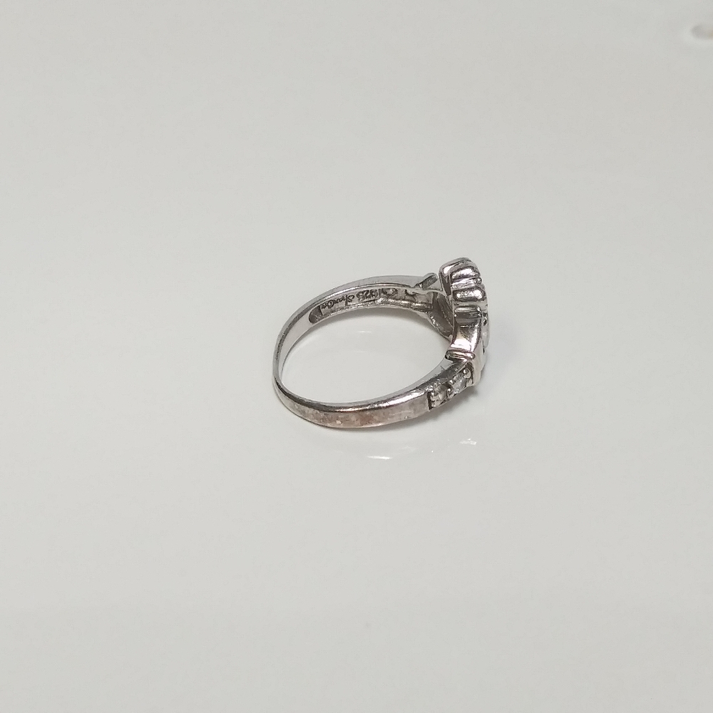 Sterling Silver Garnet Stone Claddagh Ring - Picture 4 of 7